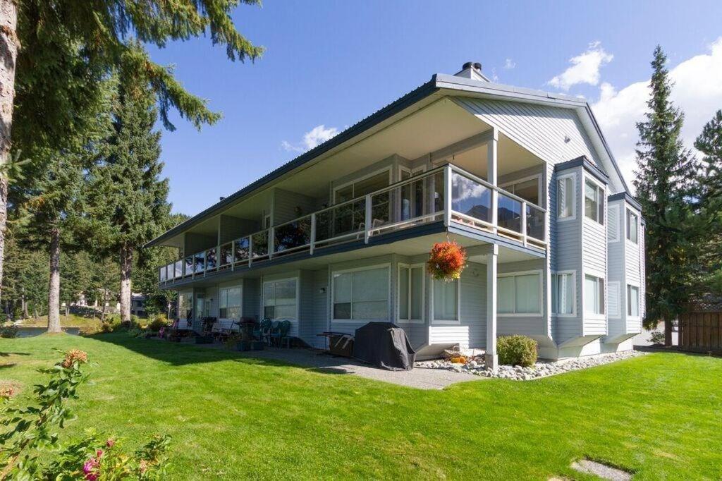Lakefront Oasis By Harmony Whistler Bagian luar foto